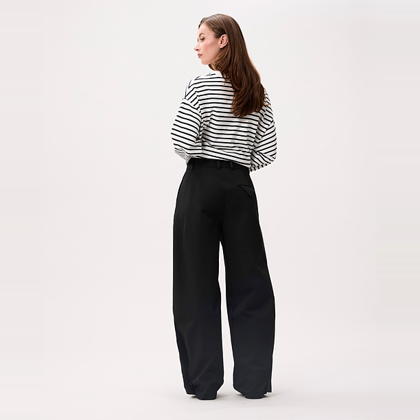 Barrel fit tailored trousers Zwart