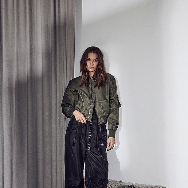 CARGO ZIP POCKET TALL PANT Zwart