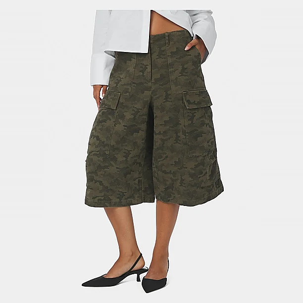 ISLANA CAMOU SHORTS Groen