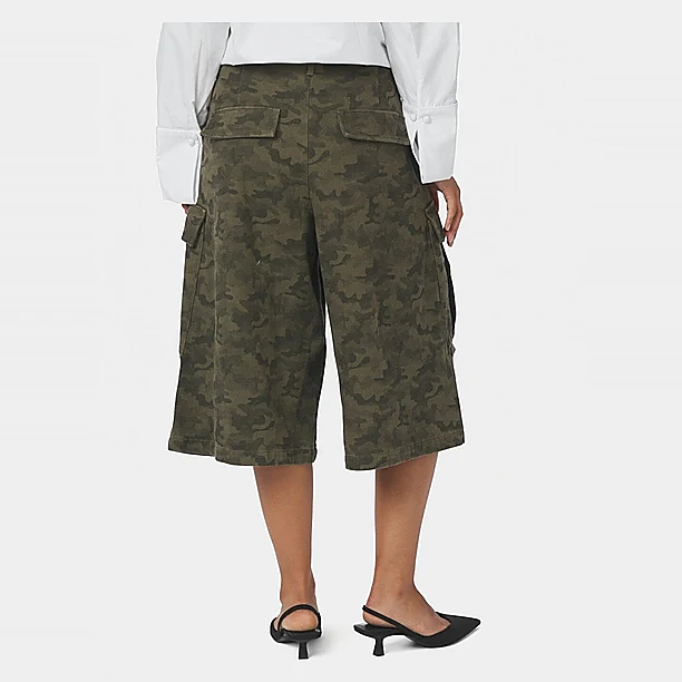 ISLANA CAMOU SHORTS Groen