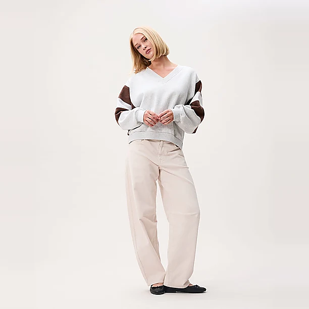 Sporty Vneck sweater Grijs