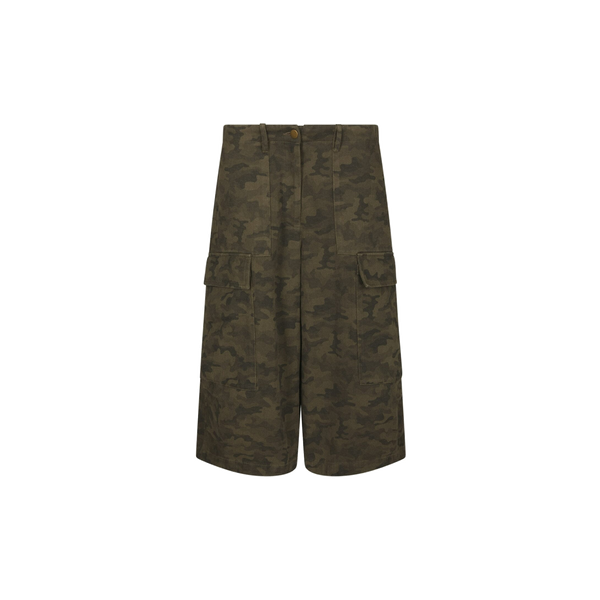 ISLANA CAMOU SHORTS