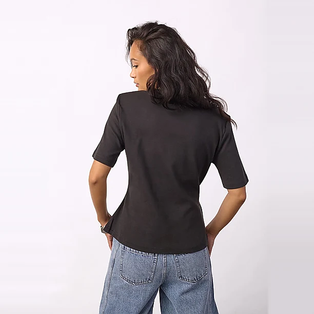 ORIANE PLEAT TIE TEE Zwart